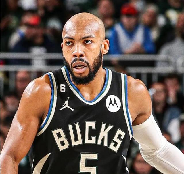 爱游戏全站 科维托娃关键节点回归赛场，雄鹿带队取胜！